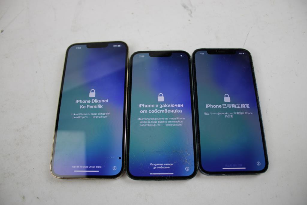 Apple IPhone Lot, 3 Pieces  Sold For Parts