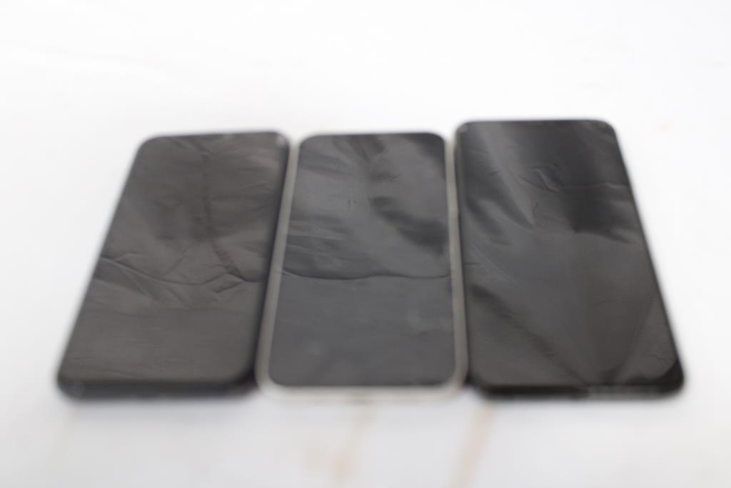 Apple IPhone Lot, 3 Pieces  Sold For Parts