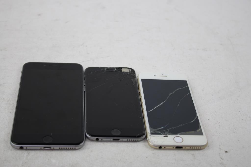 Apple IPhone Lot, 3 Pieces Sold For Parts
