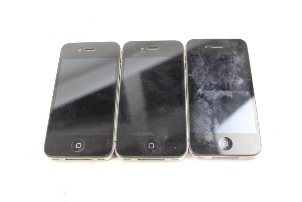 Apple IPhone Lot, 3 Pieces  Sold For Parts