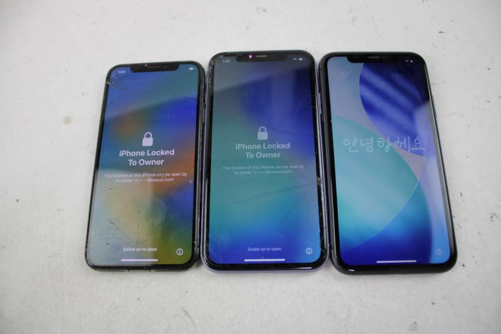 Apple IPhone Lot, 3 Pieces Sold For Parts