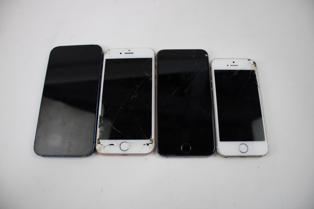 Apple IPhone Lot, 4 Pieces  Sold For Parts