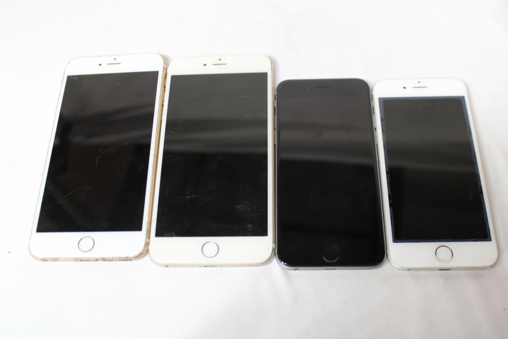 Apple IPhone Lot, 4 Pieces, Sold For Parts