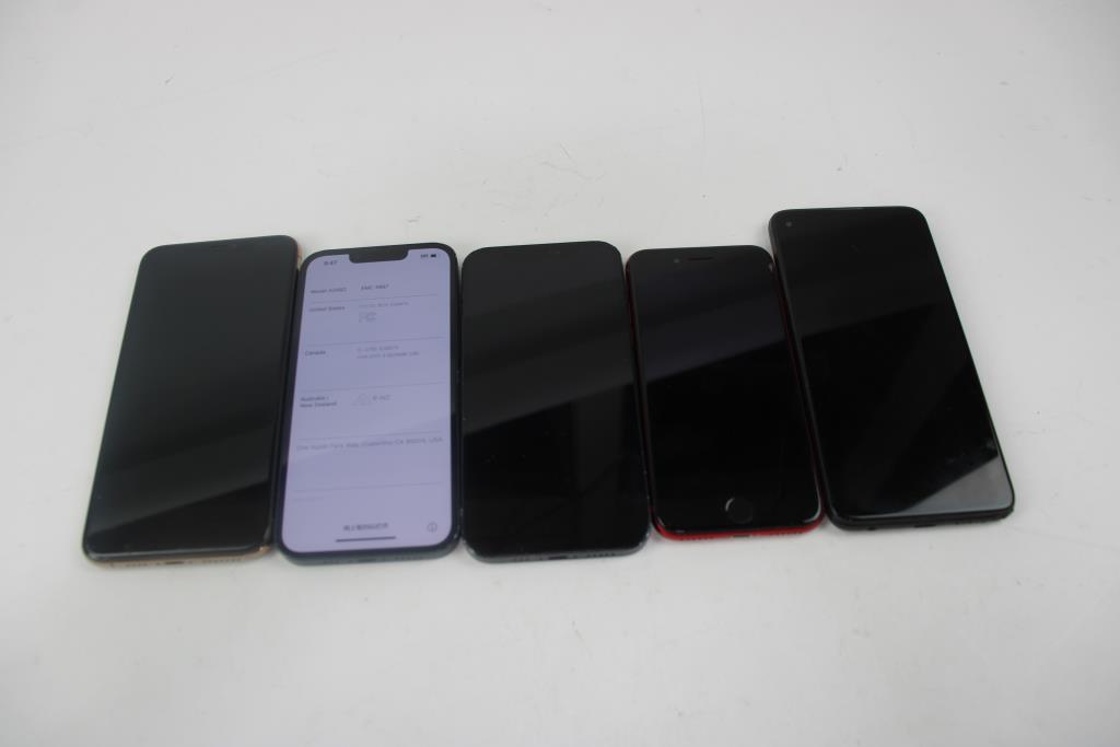 Apple IPhone Lot, 5 Pieces  Sold For Parts