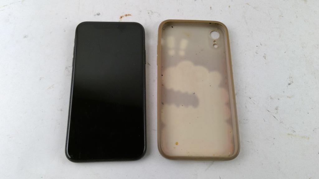 Apple IPhone XR, 128 GB, Carrier Unknown