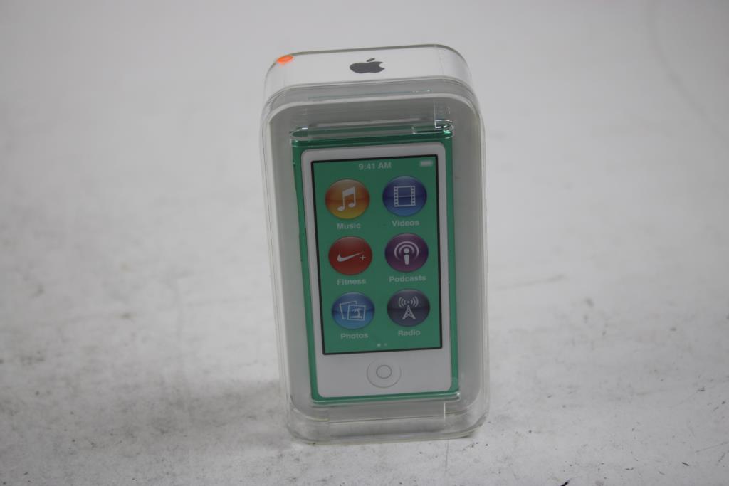 Apple IPod Nano, (7th Gen), 16 GB, Green