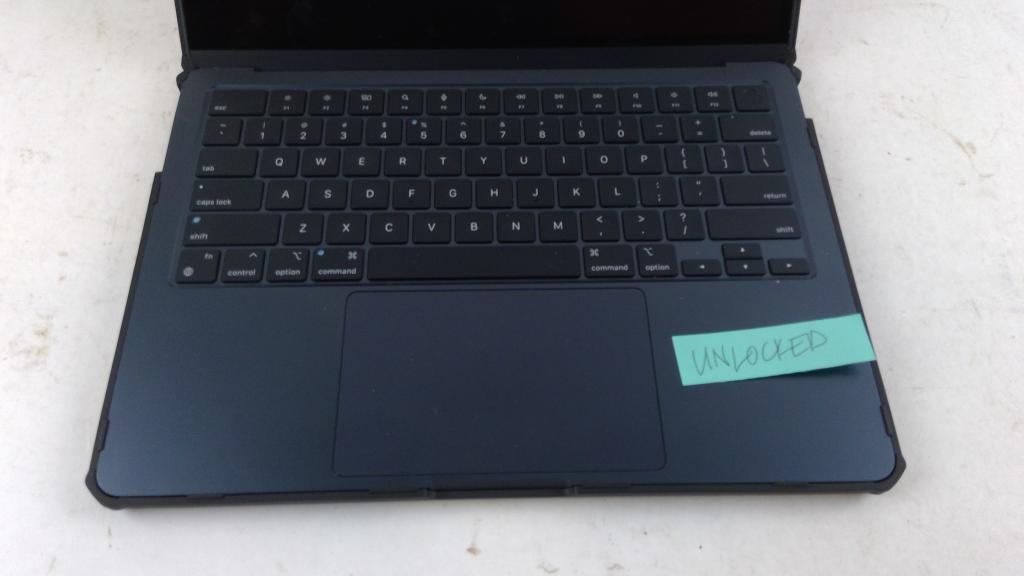 Apple Macbook Air (M2)