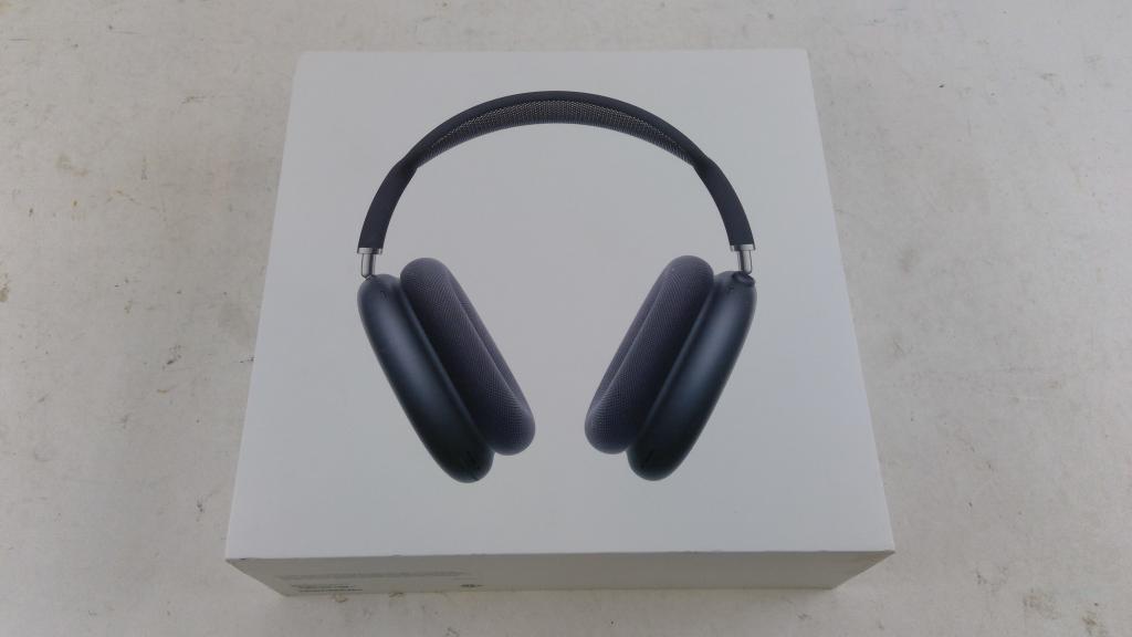 Apple Airpods Max Headphones With Smart Case, New