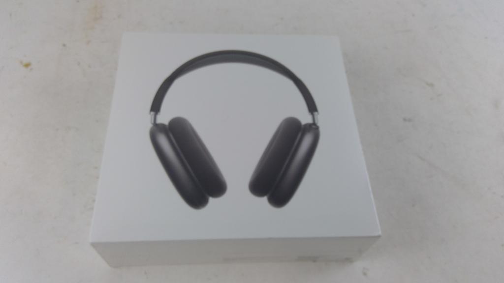 Apple Max Headphones With Smart Case, New
