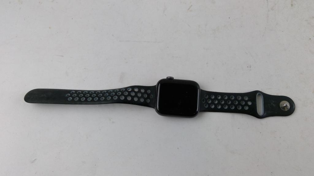 Apple Watch Series 4 Sold For Parts