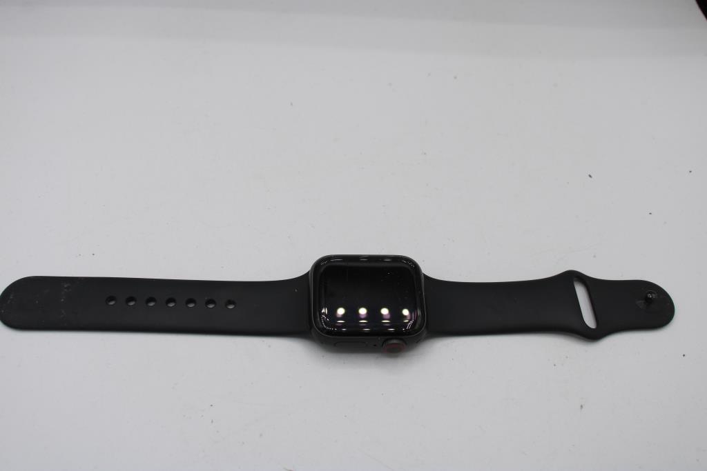 Apple Watch Series 5 (LTE + GPS), 40mm Aluminum Case, Band (S/M)