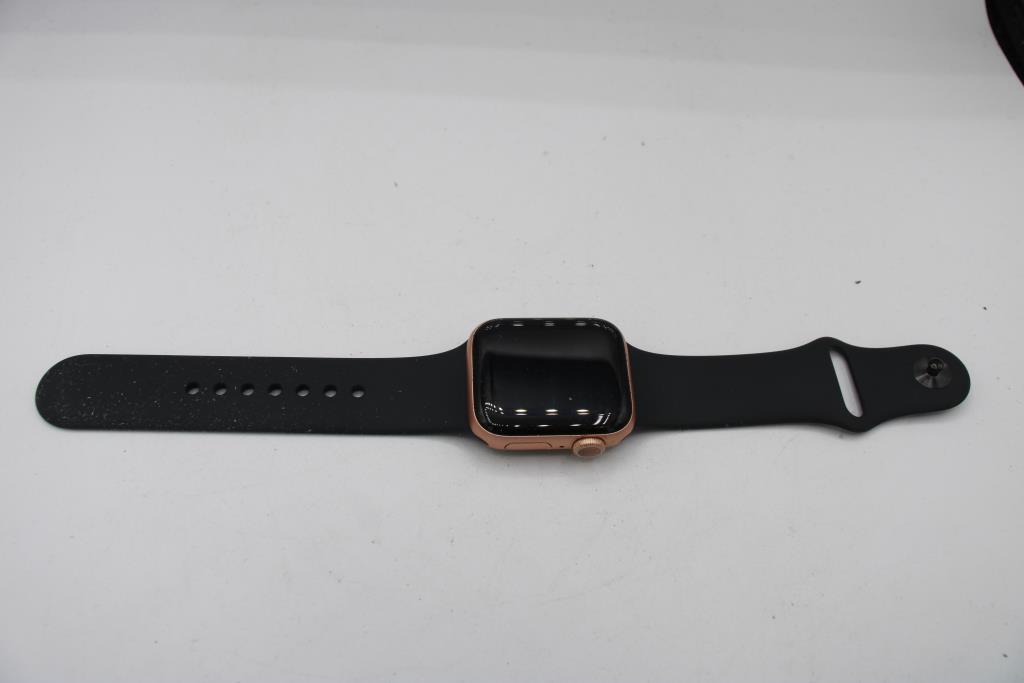 Apple Watch Series 6 (GPS), 40mm Aluminum Case, Band (S/M)