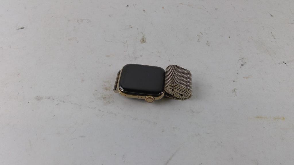 Apple Watch Series 8 Sold For Parts