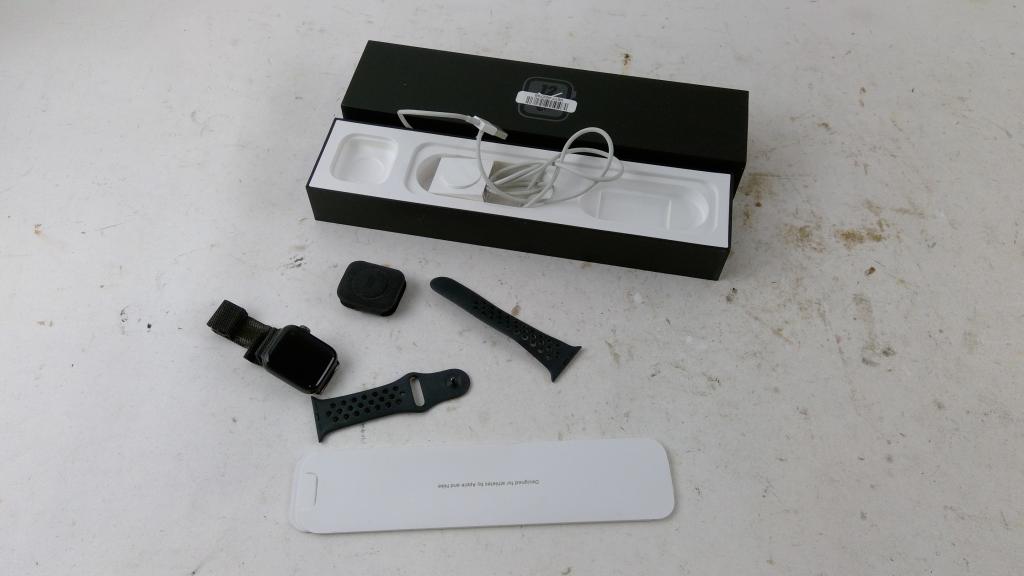 Apple Watch Series Nike S4 Sold For Parts