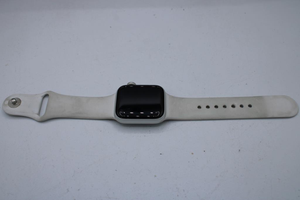 Apple Watch Series SE (GPS), 40mm Aluminum Case, Band (S/M ) - Locked To Owner - SOLD FOR PARTS ONLY