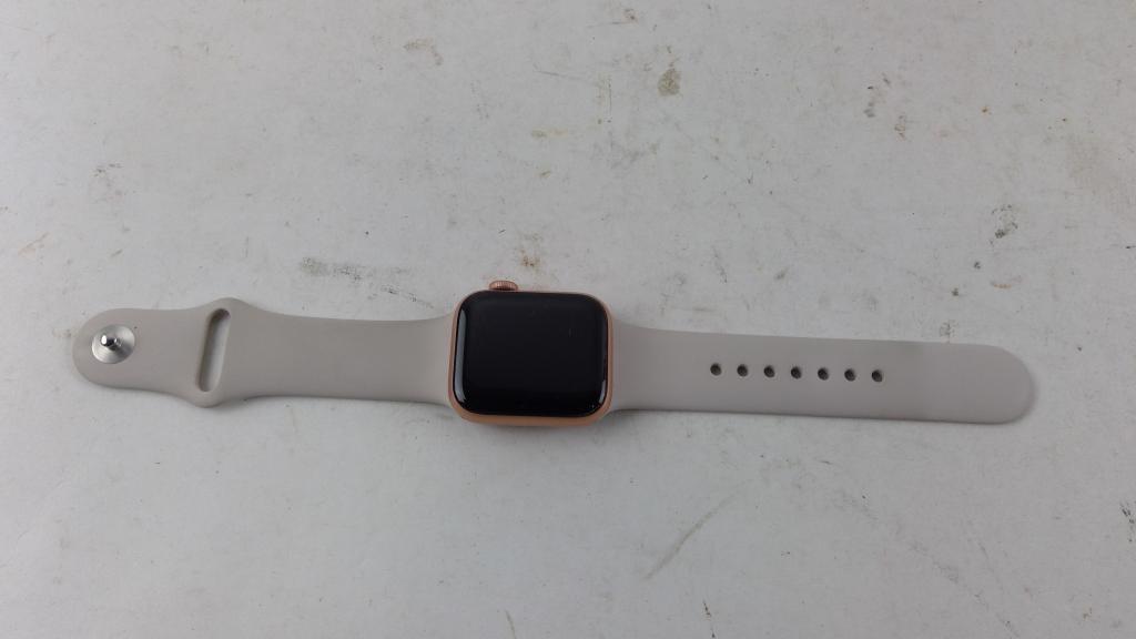 Apple Watch Series SE Sold For Parts