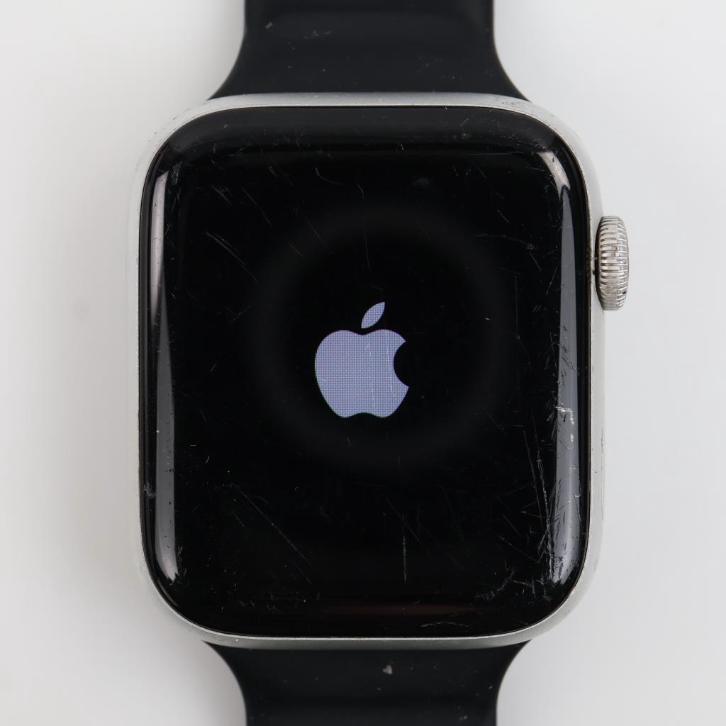 Apple Watch Series SE Sold For Parts