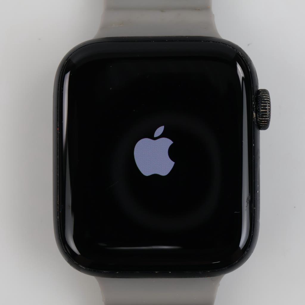 Apple Watch Series SE Sold For Parts