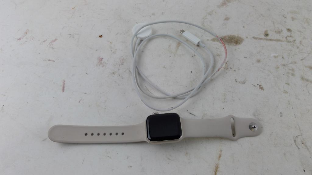 Apple Watch Series SE Sold For Parts