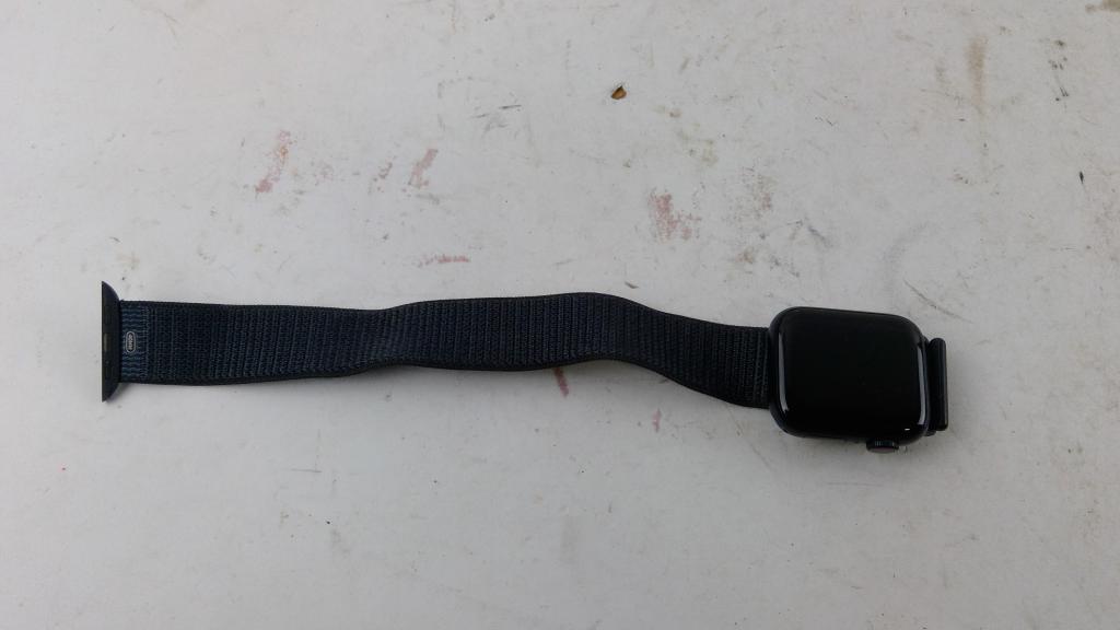 Apple Watch Series SE Sold For Parts