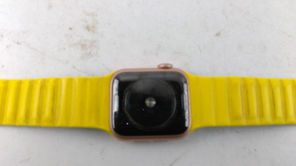 Apple Watch Series SE Sold For Parts