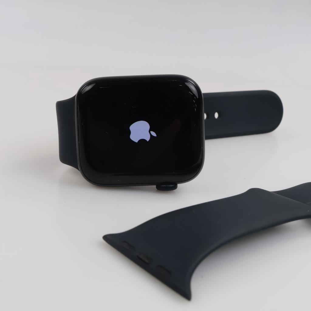Apple Watch Series SE Sold For Parts