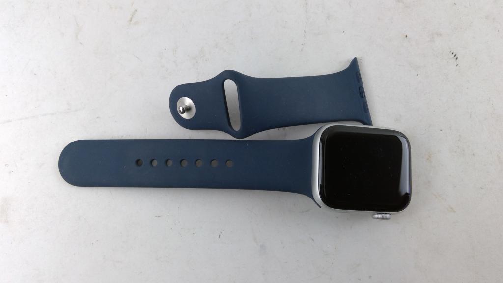 Apple Watch Series SE Sold For Parts