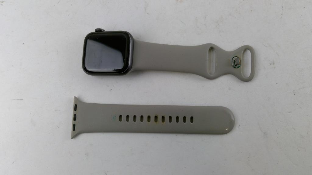 Apple Watch Series SE Sold For Parts