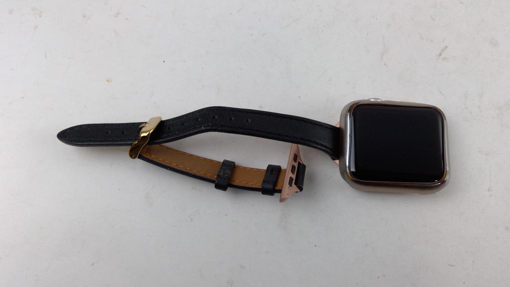 Apple Watch Series SE Sold For Parts