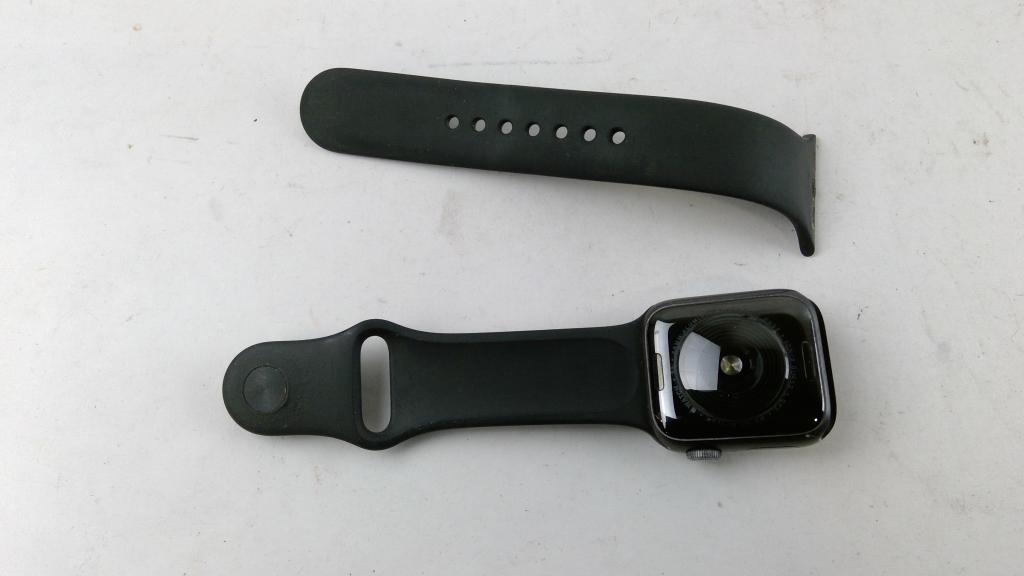 Apple Watch Series SE Sold For Parts