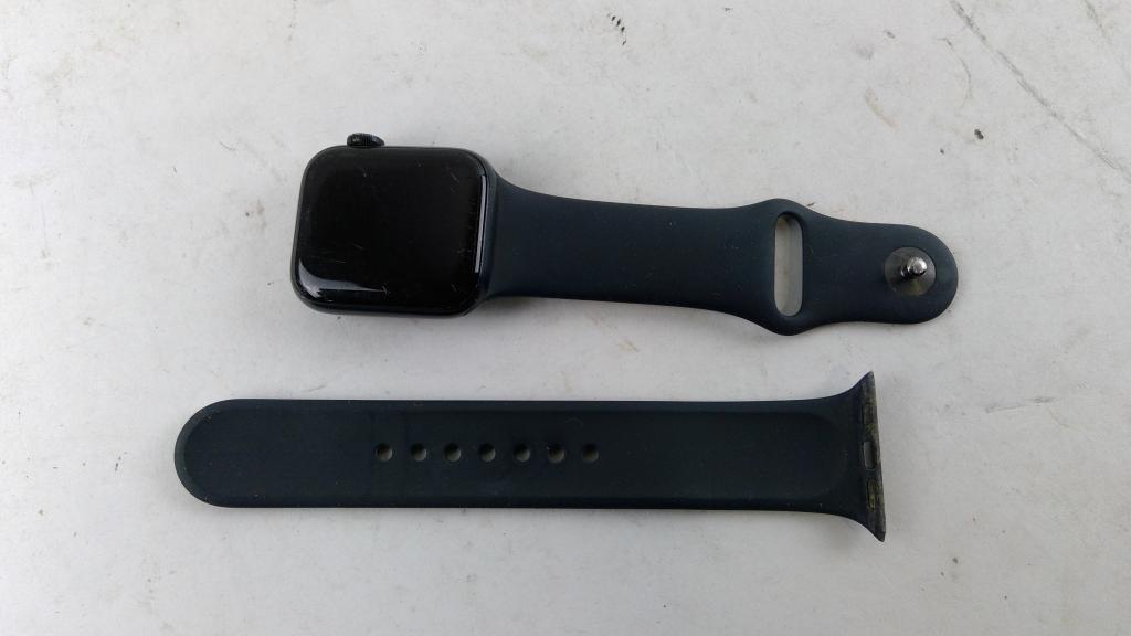 Apple Watch Series SE Sold For Parts