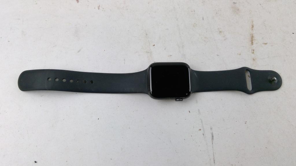 Apple Watch Series SE Sold For Parts