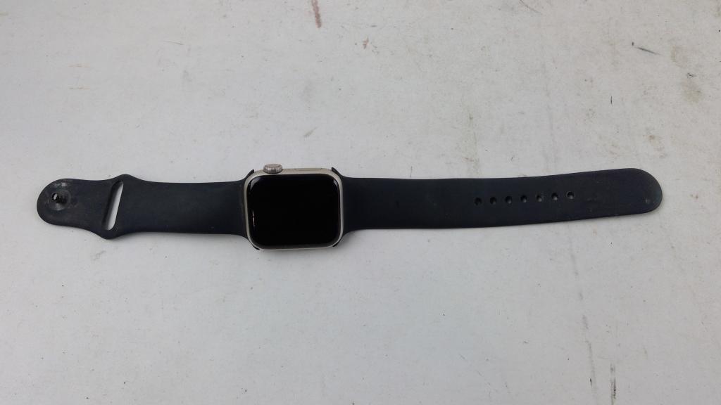 Apple Watch Series SE Sold For Parts