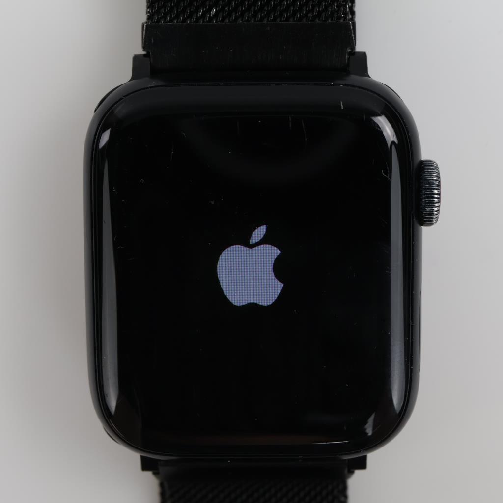 Apple Watch Series SE Sold For Parts