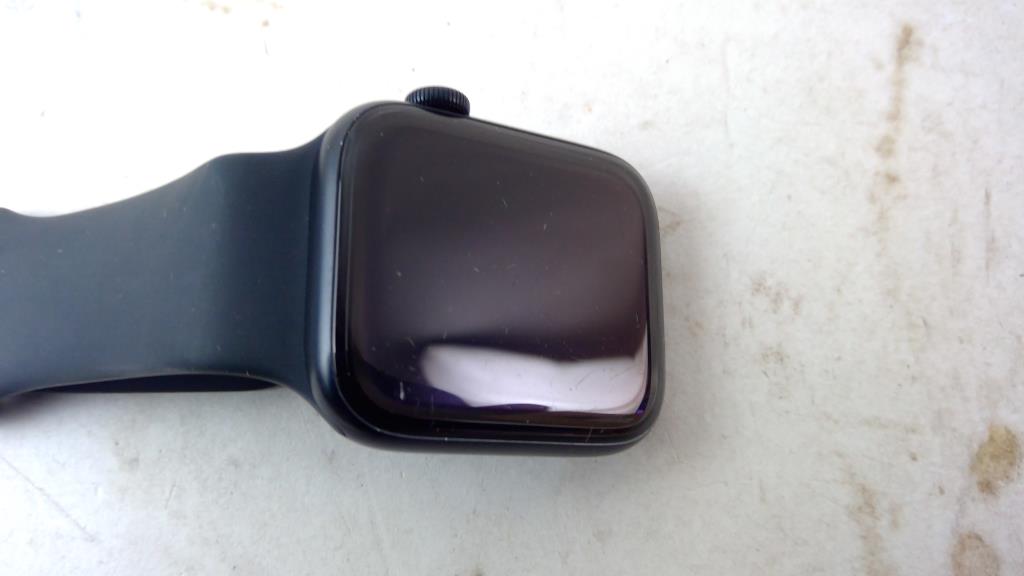 Apple Watch Series SE Sold For Parts