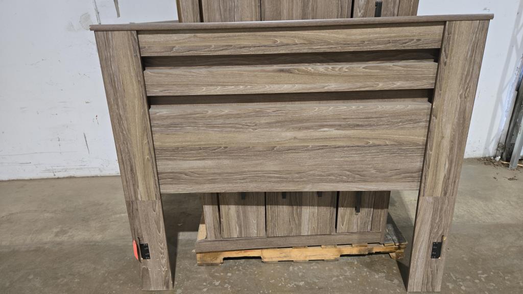 Ashley Furniture Bed Frame W/Dressers