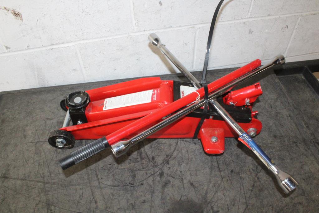 Autocraft 2.25 Ton Hydraulic Jack And More, 2 Pieces Property Room