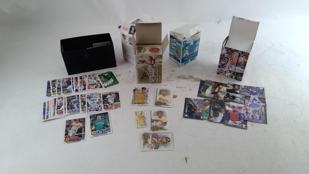 Baseball Trading Cards 50+ Pieces