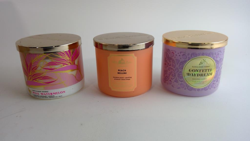 Bath & Body Works And White Barn Candles, 10+ Pieces Property Room
