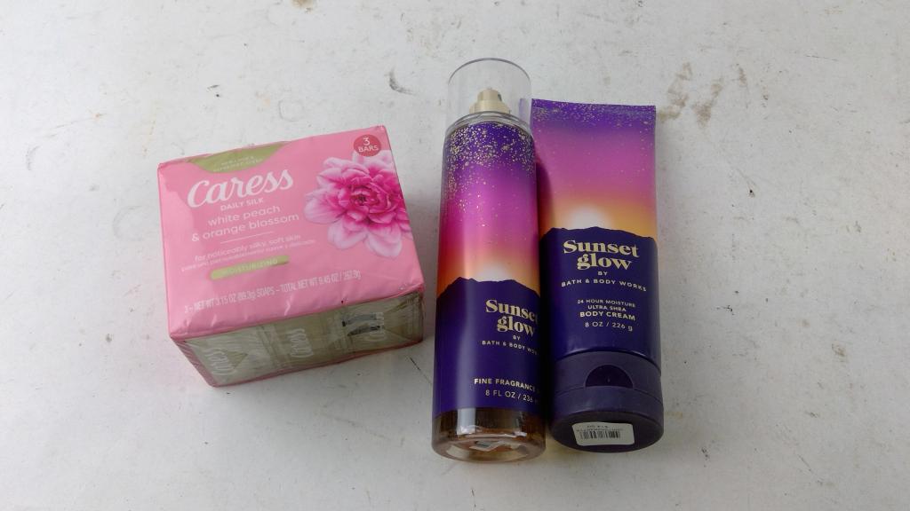 Bath & Bodyworks Sunset Glow Bodycream And More 3 Pieces