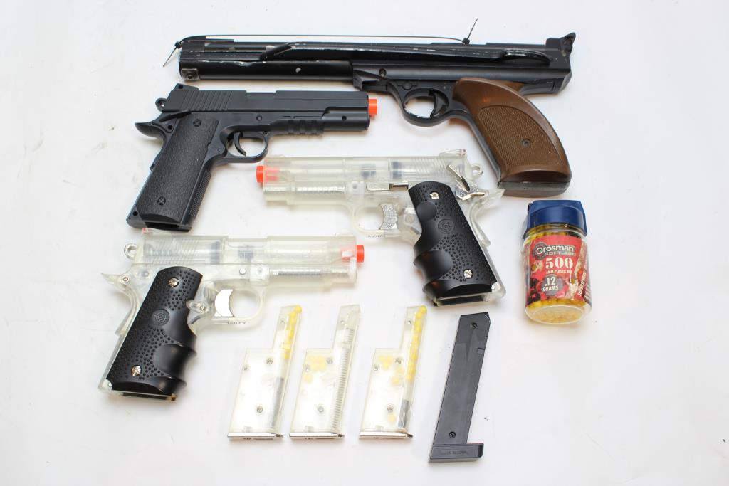 BB Guns And Plastic 6 Mm BBs 100+ BBs And 4 Guns Property Room