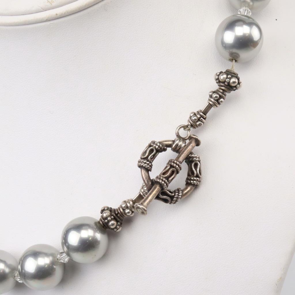 Beaded Blondes Olive in Silver Necklace with Clasp