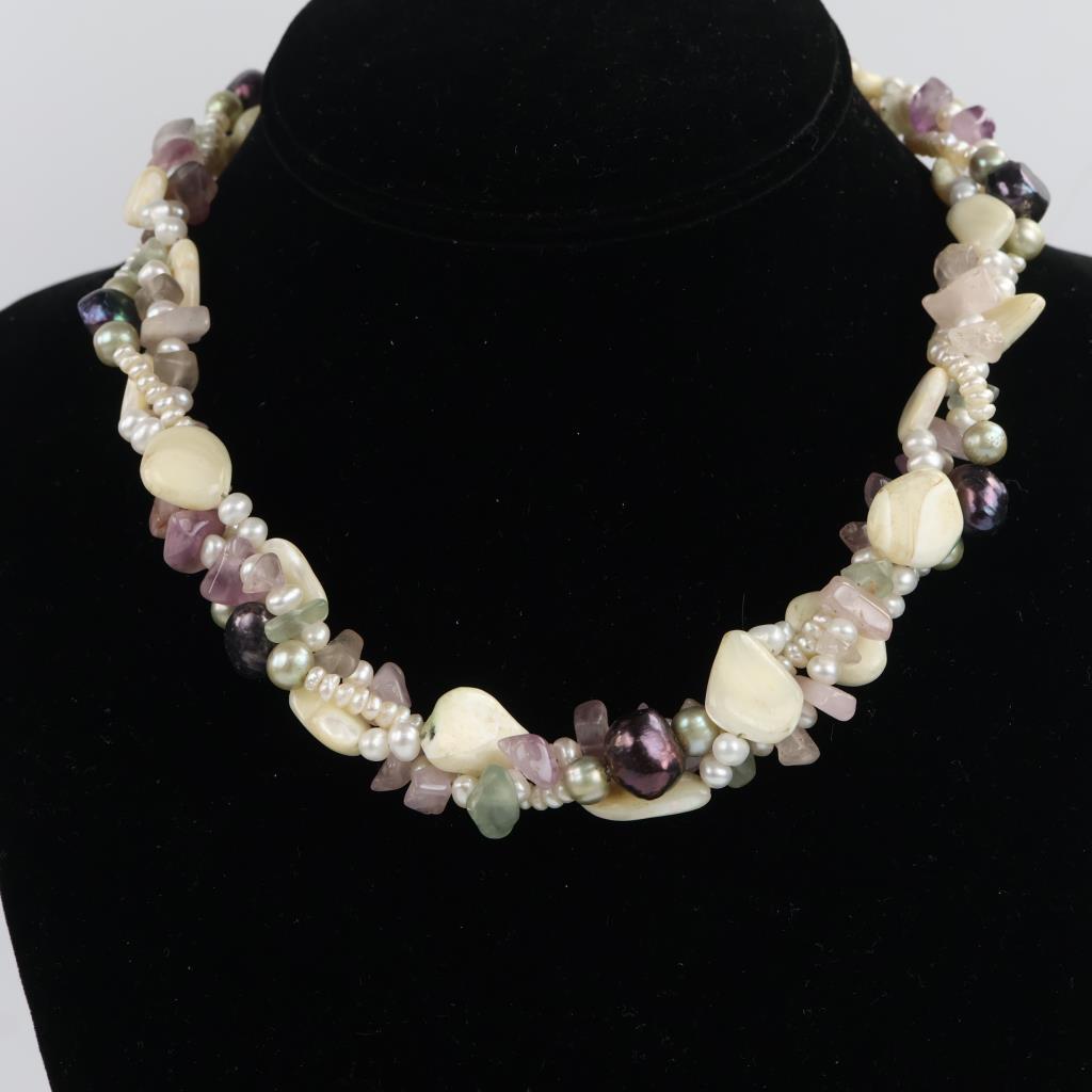 Beaded Necklace Silver Seahorse Clasp