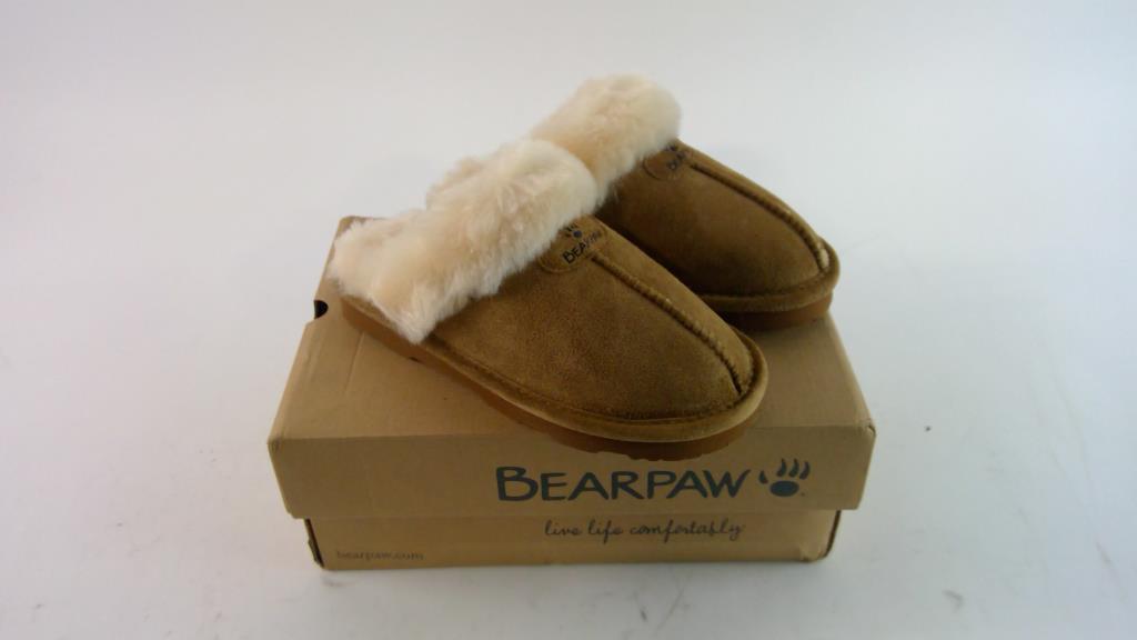 Bearpaw Women's Shoes, Size 8 Property Room