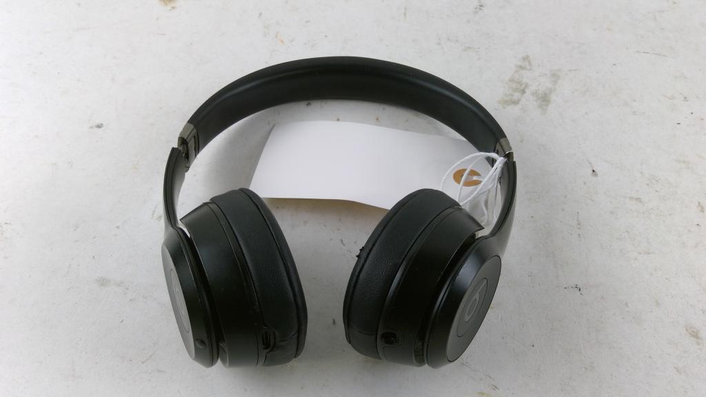 Beats Solo 4 Headphones