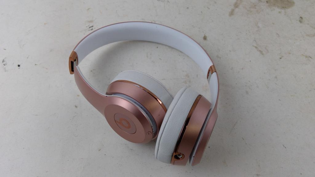 Beats Solo Wireless Headphones