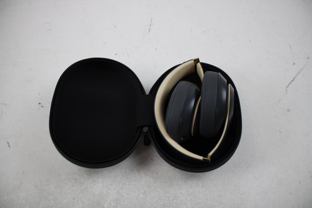 Beats Studio 3 Wireless Headphones, Gray
