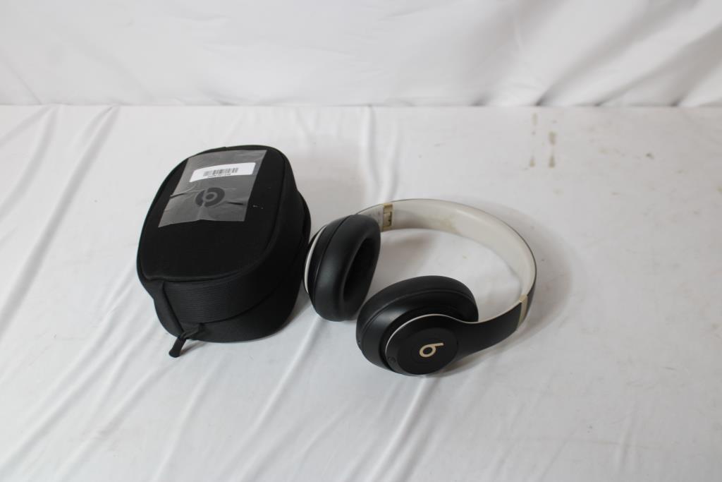 Beats Studio Pro Bluetooth Headphones With Case