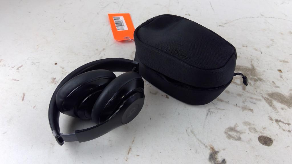 BEats Studio Pro Headphones