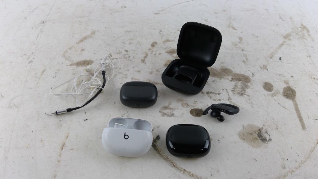 Beats Wireless Earbuds And More 5 Pieces
